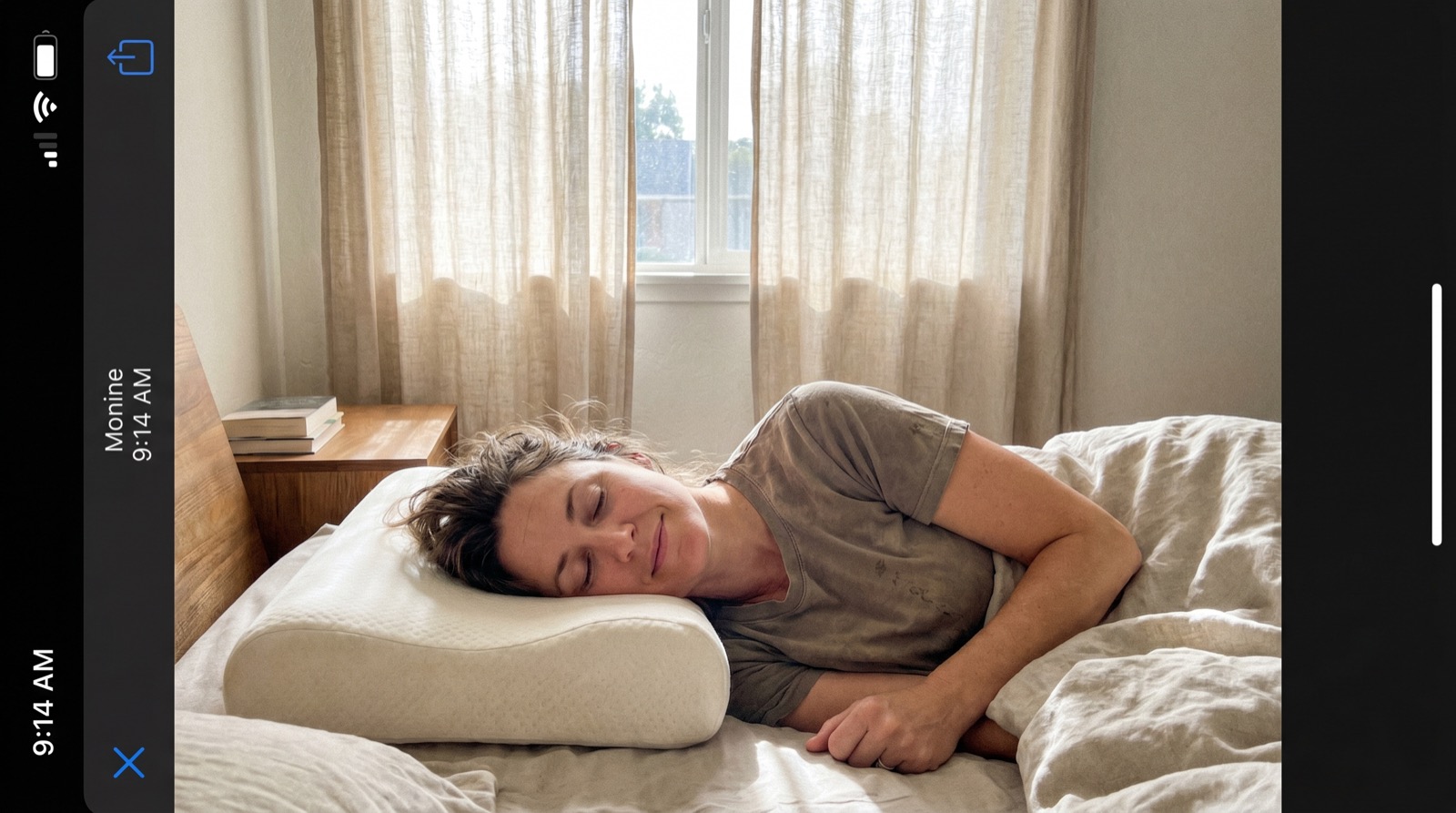 Kvinna som sover fridfullt